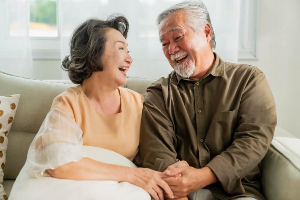 Vì sao càng lớn tuổi càng dễ mệt mỏi, thiếu năng lượng?